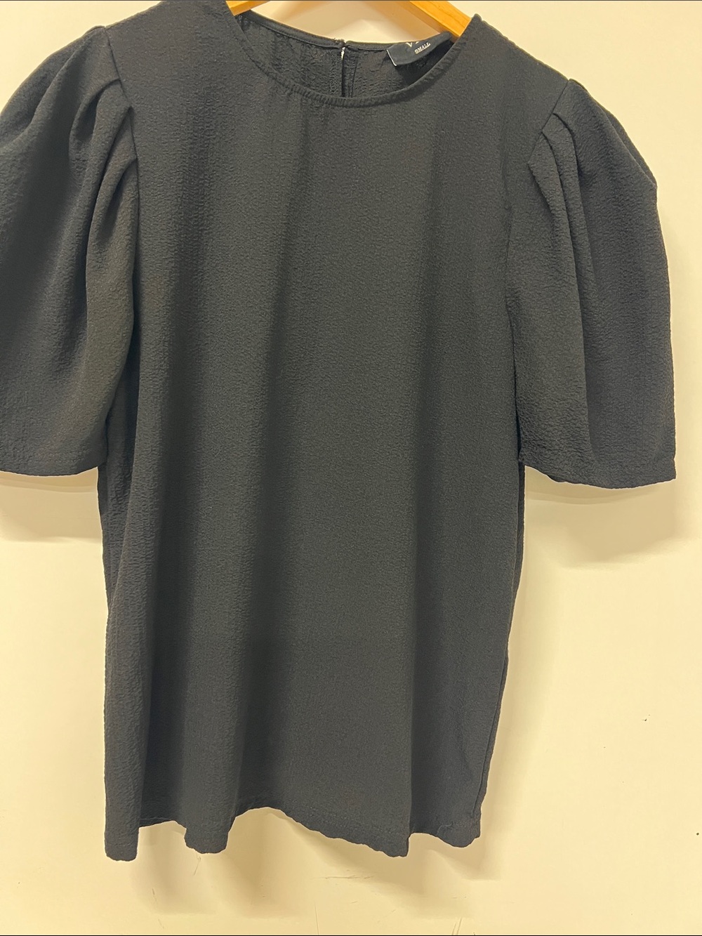 Vici Top/Blouse, Short Sleeve, Black, Small, Puff Sleeve, Button Loop Closure